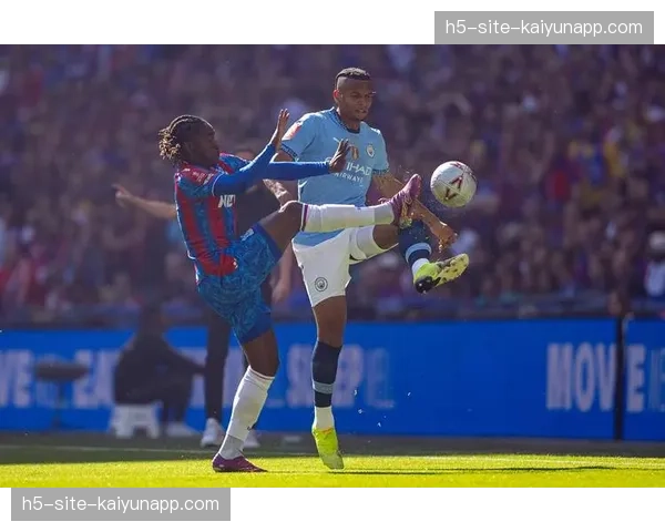 水晶宫中场杜库雷膝盖伤势 中场拦截能力明显下降